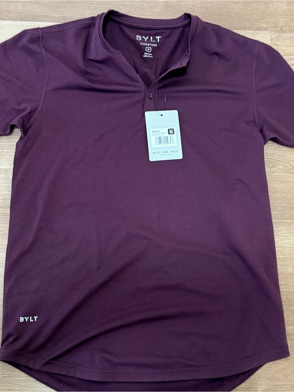 BYLT Signature Henley Short Sleeve Shirt – Men’s Medium – Maroon